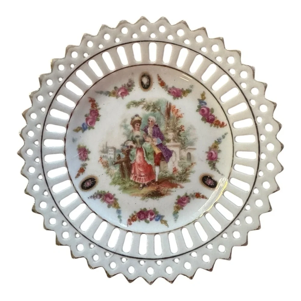 GERMANY PIERCED GOLD EDGES PORCELAIN VIENNESE MOTIF 6 PIECES PLATES COLLECTIBLE
